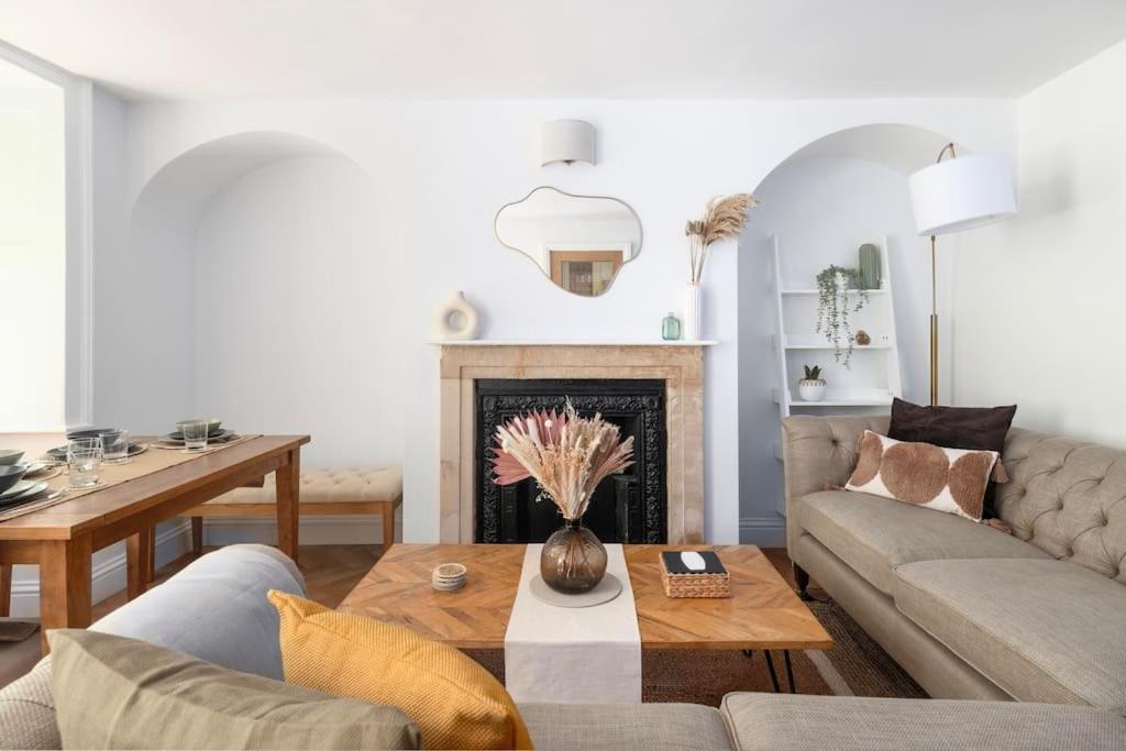 Spacious Apartment - 5 Minutes Walk To Bath Abbey Dış mekan fotoğraf