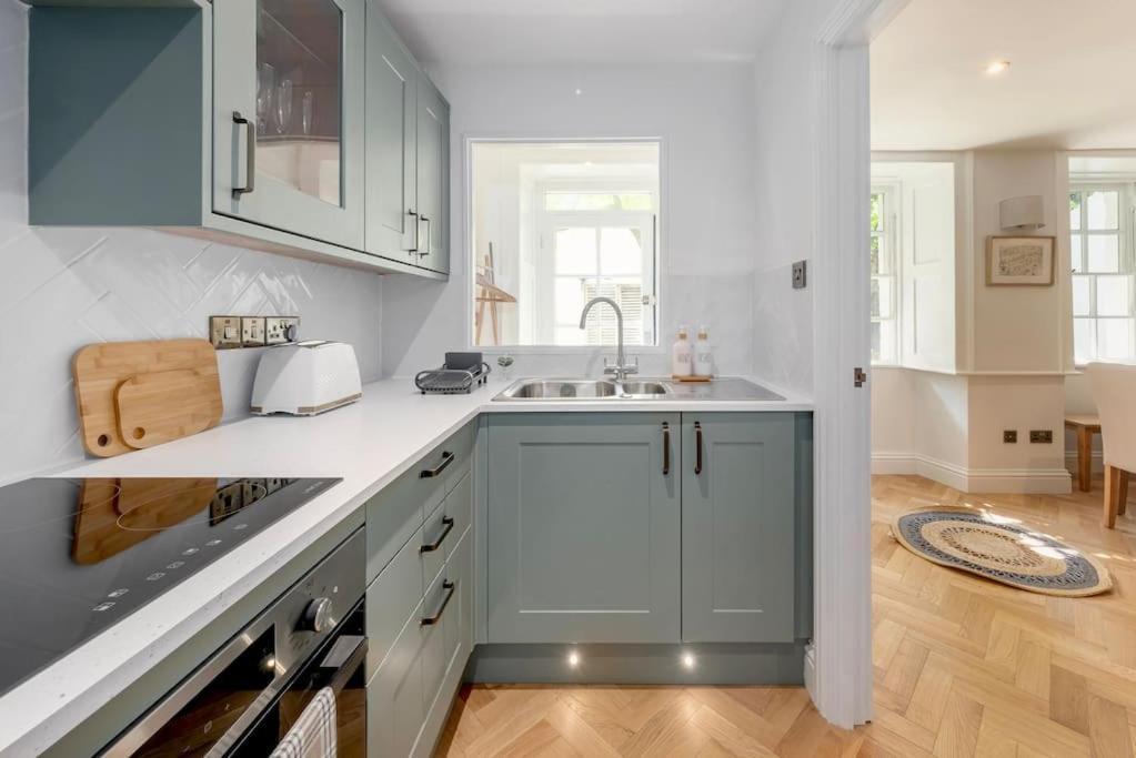 Spacious Apartment - 5 Minutes Walk To Bath Abbey Dış mekan fotoğraf