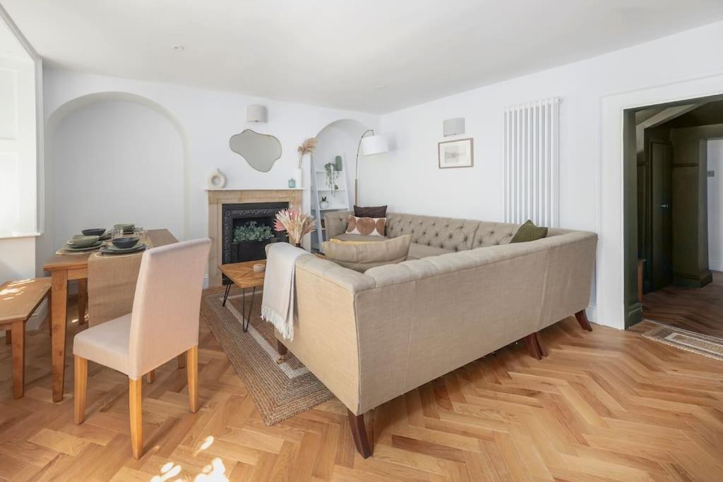 Spacious Apartment - 5 Minutes Walk To Bath Abbey Dış mekan fotoğraf